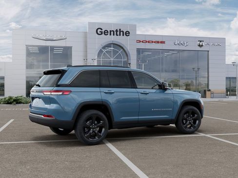 New 2026 Jeep Grand Cherokee Limited w/ Limited Altitude Package AWD/4WD image 4