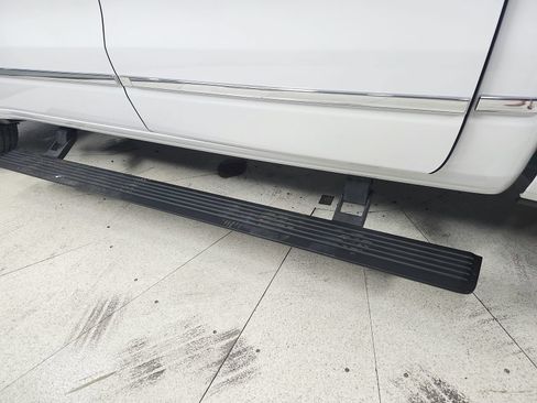 Used 2023 RAM 1500 Limited w/ Body Color Bumper Group AWD/4WD image 51