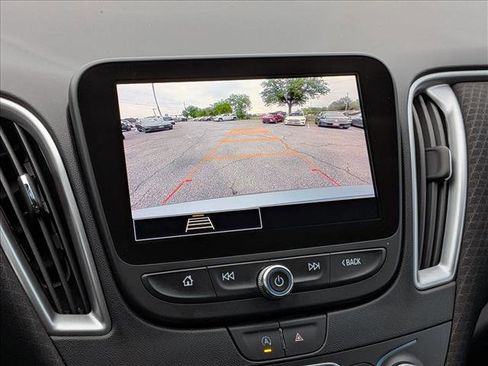 Used 2025 Chevrolet Malibu LT image 10