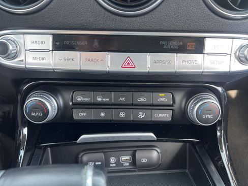 Used 2018 Kia Stinger image 10