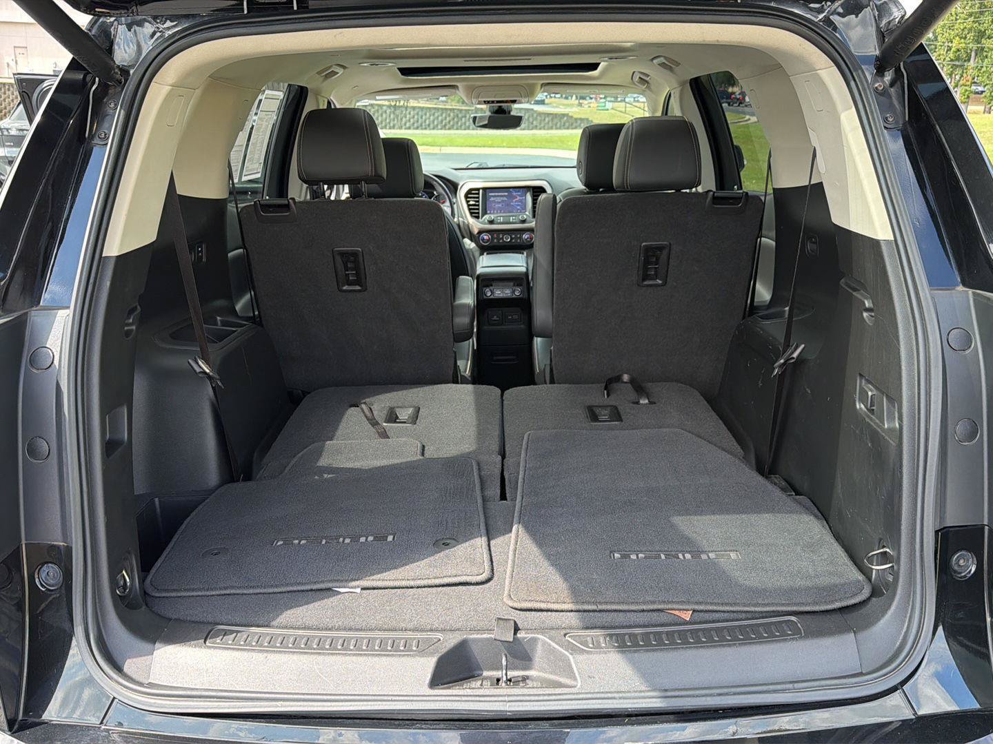 Used 2021 GMC Acadia Denali w/ Denali Ultimate Package AWD/4WD image 37