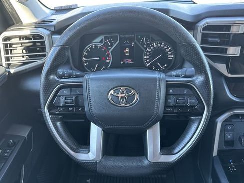 Used 2022 Toyota Tundra SR5 w/ SR5 Convenience Package image 8