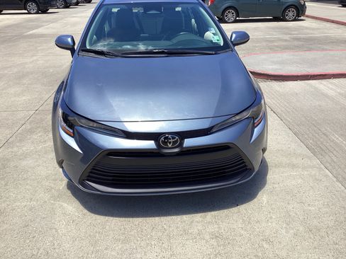 Used 2026 Toyota Corolla LE FWD image 2
