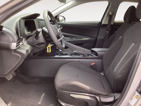 Used 2025 Hyundai Elantra SE w/ Cargo Package FWD image 25