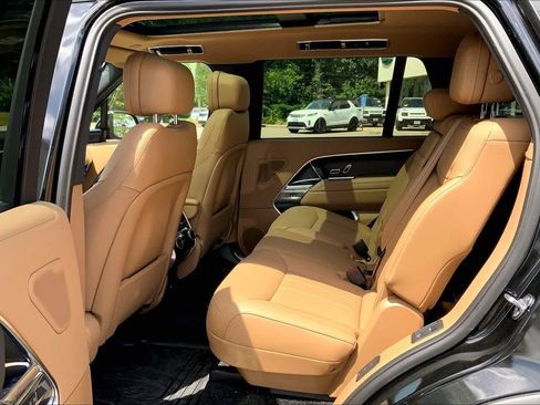 New 2026 Land Rover Range Rover Long Wheelbase SE AWD/4WD image 14