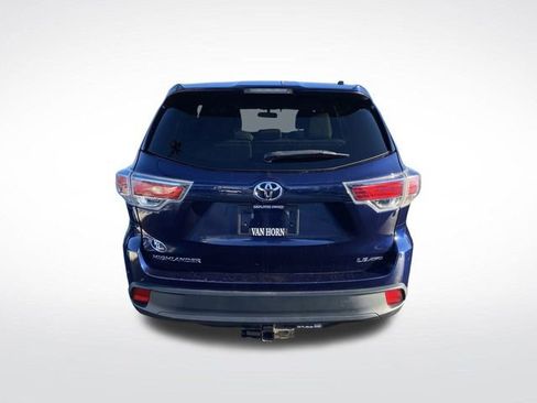 Used 2015 Toyota Highlander LE image 12