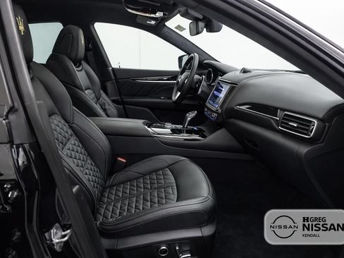 Used 2023 Maserati Levante Modena AWD/4WD image 8