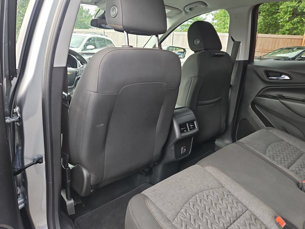 Used 2023 Chevrolet Equinox LT FWD image 17