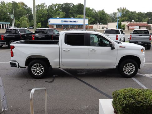 Used 2023 Chevrolet Silverado 1500 RST w/ Z71 Off-Road Package AWD/4WD image 11