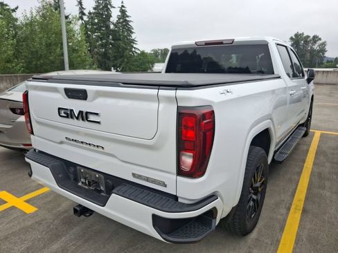 Used 2022 GMC Sierra 1500 Elevation w/ LPO, Elevation Black Package AWD/4WD image 7
