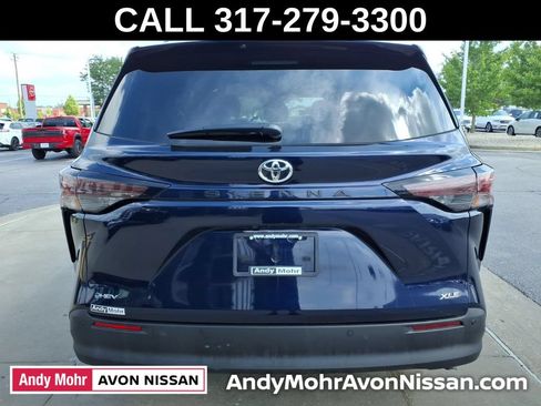 Used 2026 Toyota Sienna XLE FWD image 10