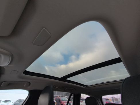 Used 2025 Volvo V60 B5 Cross Country Plus image 26