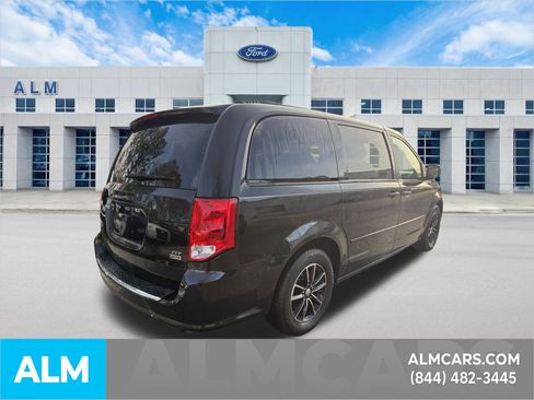 Used 2017 Dodge Grand Caravan GT image 6