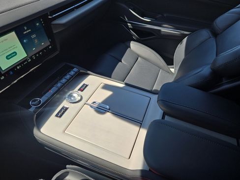 New 2026 Lincoln Navigator L Reserve AWD/4WD image 23
