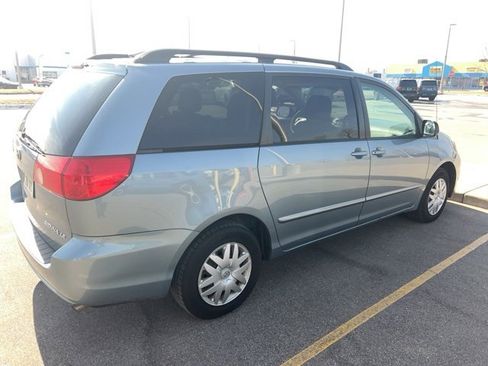 Used 2010 Toyota Sienna LE image 4