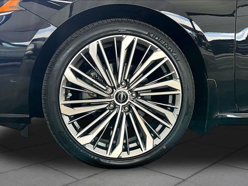 Certified 2024 Nissan Altima 2.5 SL FWD image 11