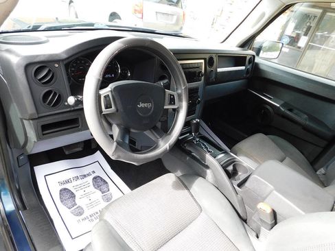 Used 2008 Jeep Commander Sport image 18