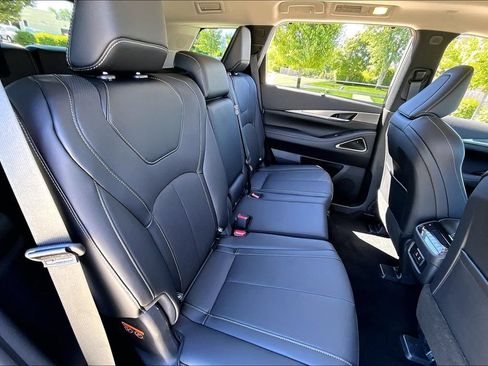 Certified 2026 INFINITI QX60 Luxe w/ Cargo Package AWD/4WD image 30
