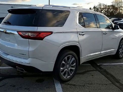 Used 2019 Chevrolet Traverse Premier w/ Driver Confidence II Package image 8