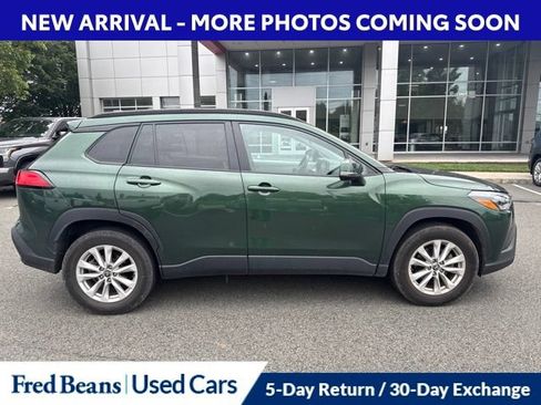 Certified 2022 Toyota Corolla Cross LE w/ Moonroof Package AWD/4WD image 2