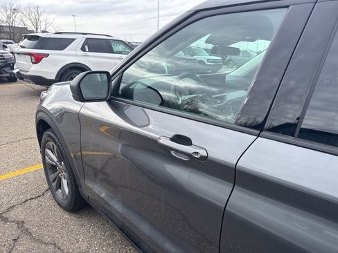 New 2026 Ford Explorer Active w/ Active Comfort Package image 18