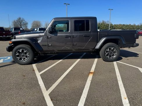 New 2026 Jeep Gladiator Sport AWD/4WD image 6