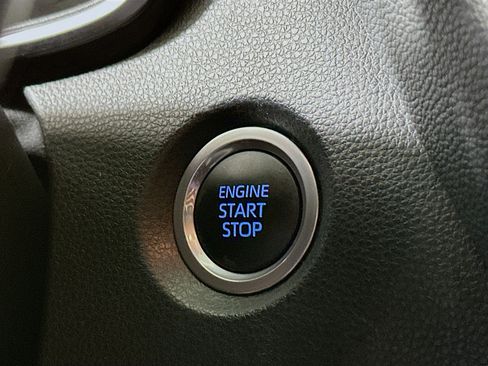 Used 2021 Toyota Corolla XLE image 20