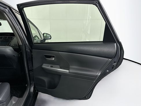 Used 2014 Toyota Prius V Five FWD image 28