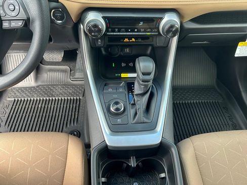 Used 2025 Toyota RAV4 XLE image 25