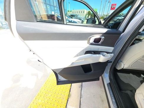 Used 2023 Kia Sorento SX image 23