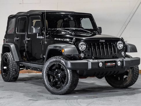 Used 2015 Jeep Wrangler Unlimited Rubicon w/ Connectivity Group AWD/4WD image 5