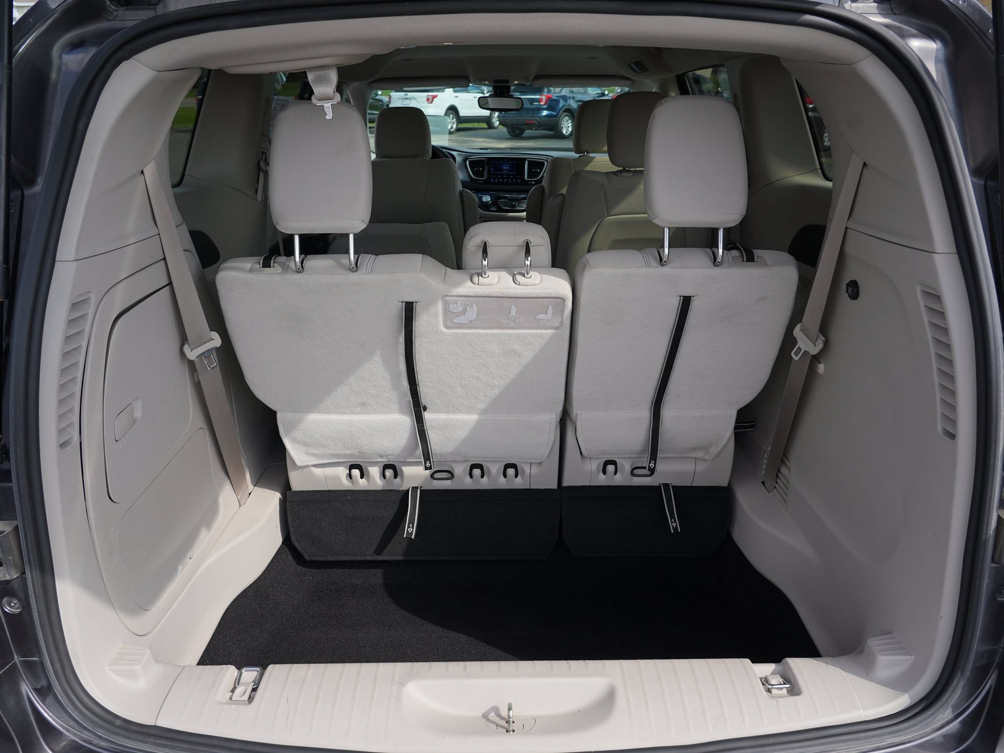 Used 2017 Chrysler Pacifica Touring Plus FWD image 27
