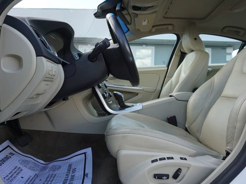 Used 2013 Volvo S60 T5 image 22