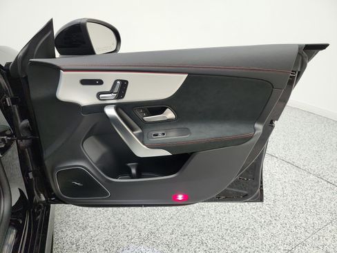 Used 2023 Mercedes-Benz CLA 250 image 20