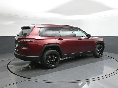 New 2025 Jeep Grand Cherokee L Altitude image 10