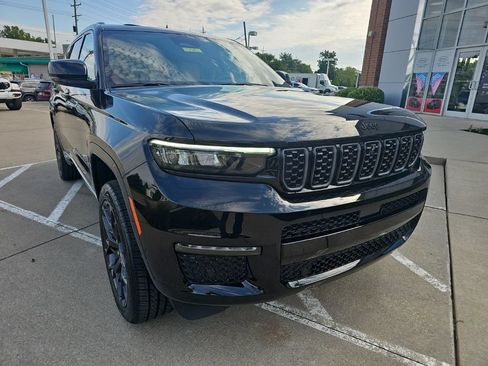 Used 2024 Jeep Grand Cherokee L Summit AWD/4WD image 6
