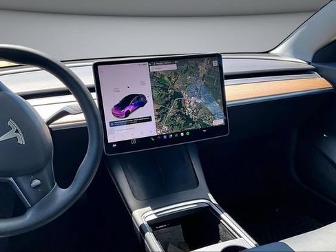 Used 2021 Tesla Model 3 Standard Range Plus RWD image 9