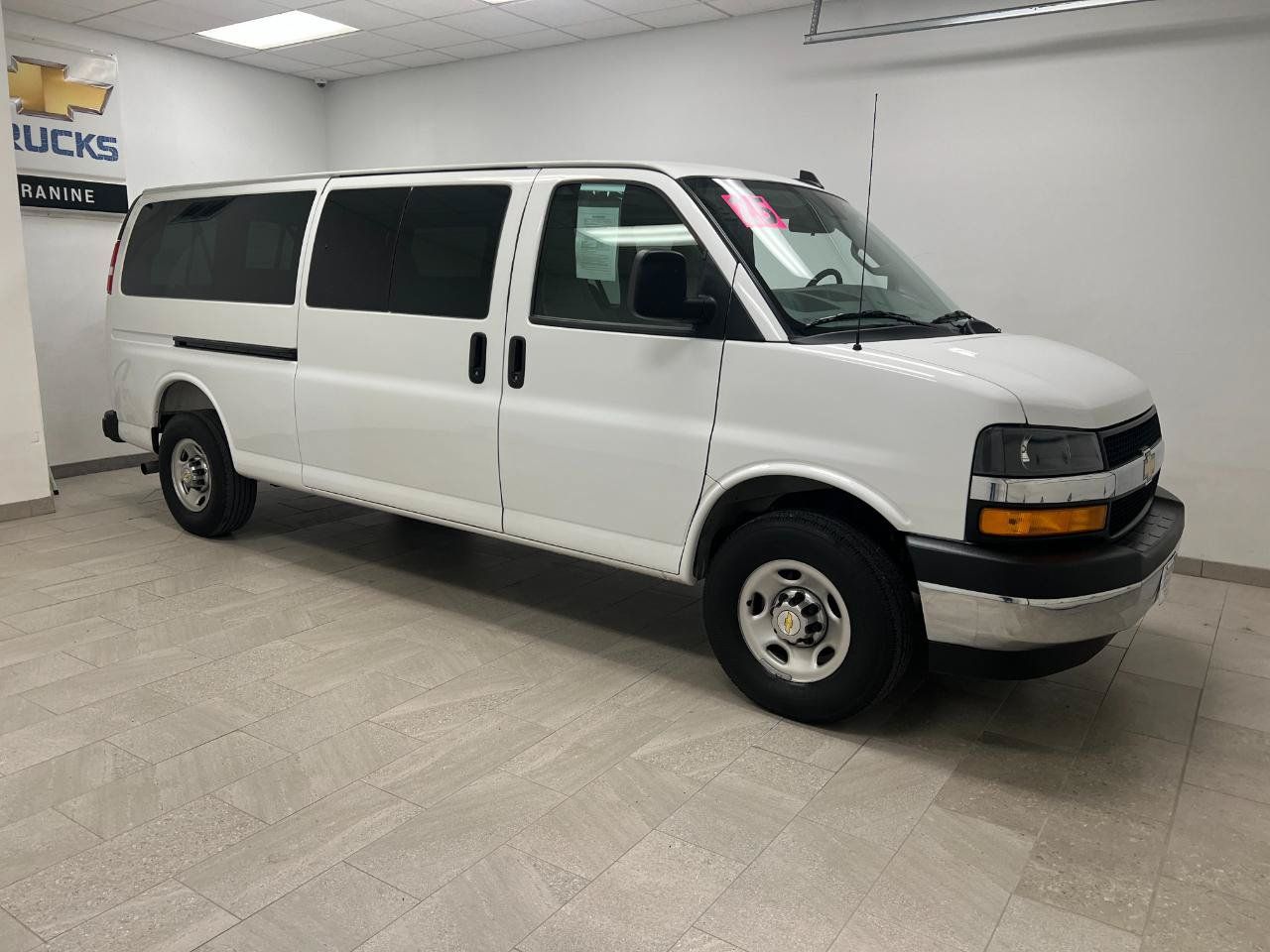 Used 2025 Chevrolet Express 3500 LT w/ LT Preferred Equipment Group RWD image 11