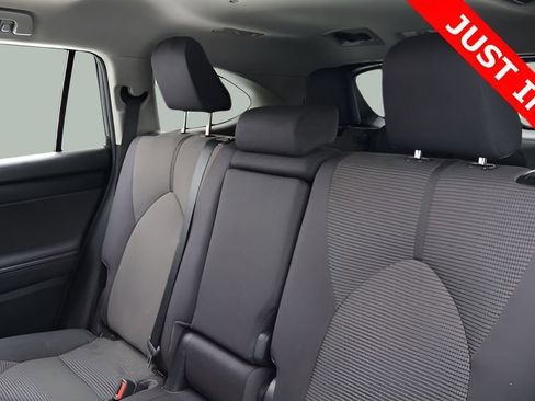 Used 2023 Toyota Highlander LE AWD/4WD image 16