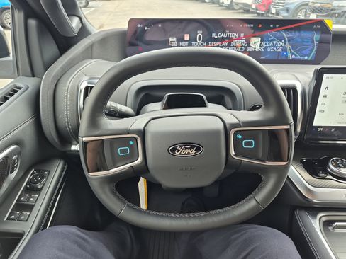 New 2026 Ford Expedition Platinum w/ Stealth Appearance Package image 31