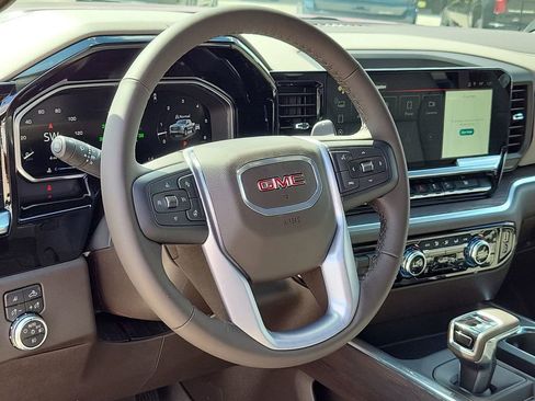 New 2026 GMC Sierra 1500 SLT image 11
