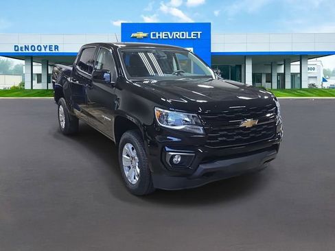 Used 2022 Chevrolet Colorado LT w/ LT Convenience Package image 7