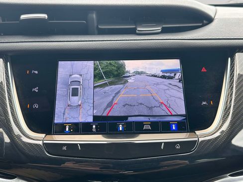 Used 2024 Cadillac XT6 Sport w/ Technology Package AWD/4WD image 12