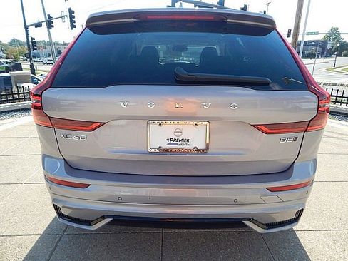 New 2026 Volvo XC60 B5 Ultra w/ Climate Package image 9