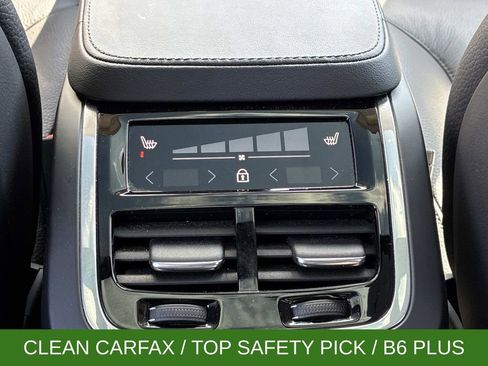 Used 2025 Volvo XC90 B6 Plus AWD/4WD image 19