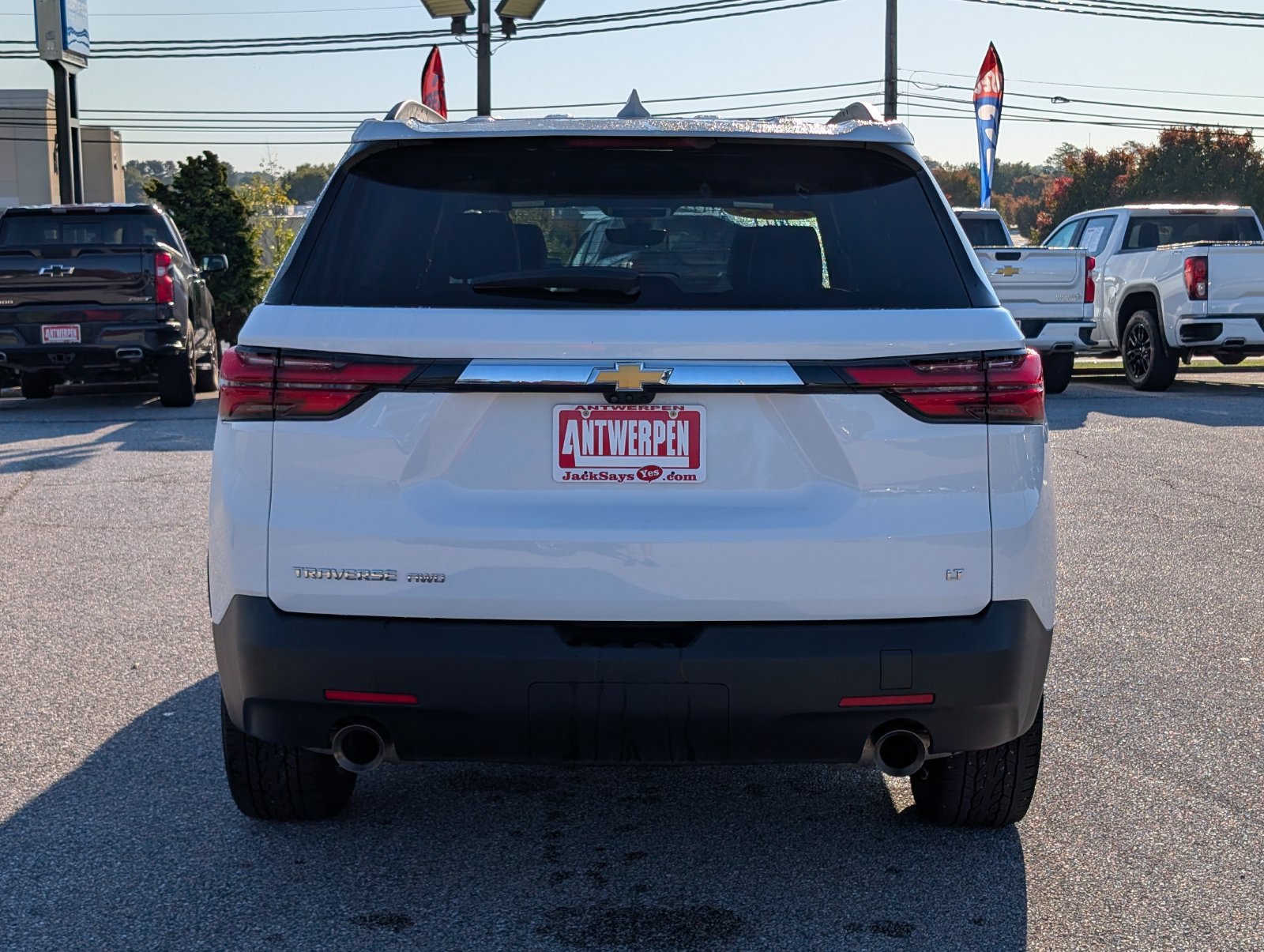 Used 2023 Chevrolet Traverse LT w/ LT Premium Package AWD/4WD image 4