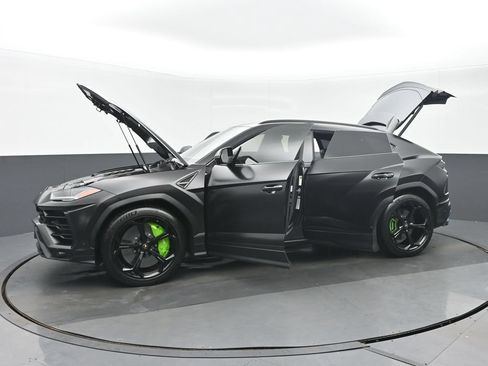 Used 2019 Lamborghini Urus AWD/4WD image 38