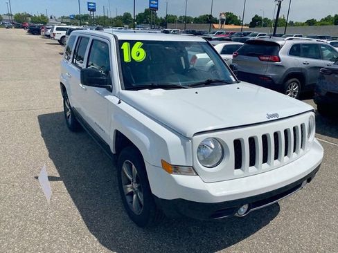 Used 2016 Jeep Patriot High Altitude AWD/4WD image 37