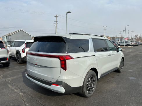 New 2026 Kia Carnival EX image 5