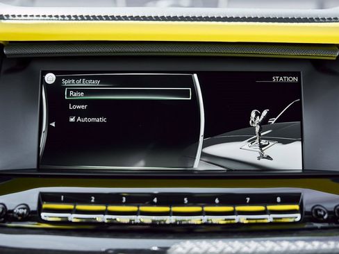 Used 2022 Rolls-Royce Cullinan Black Badge w/ Dark Exterior Package image 83